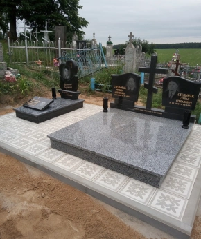 Памятник двойной 100